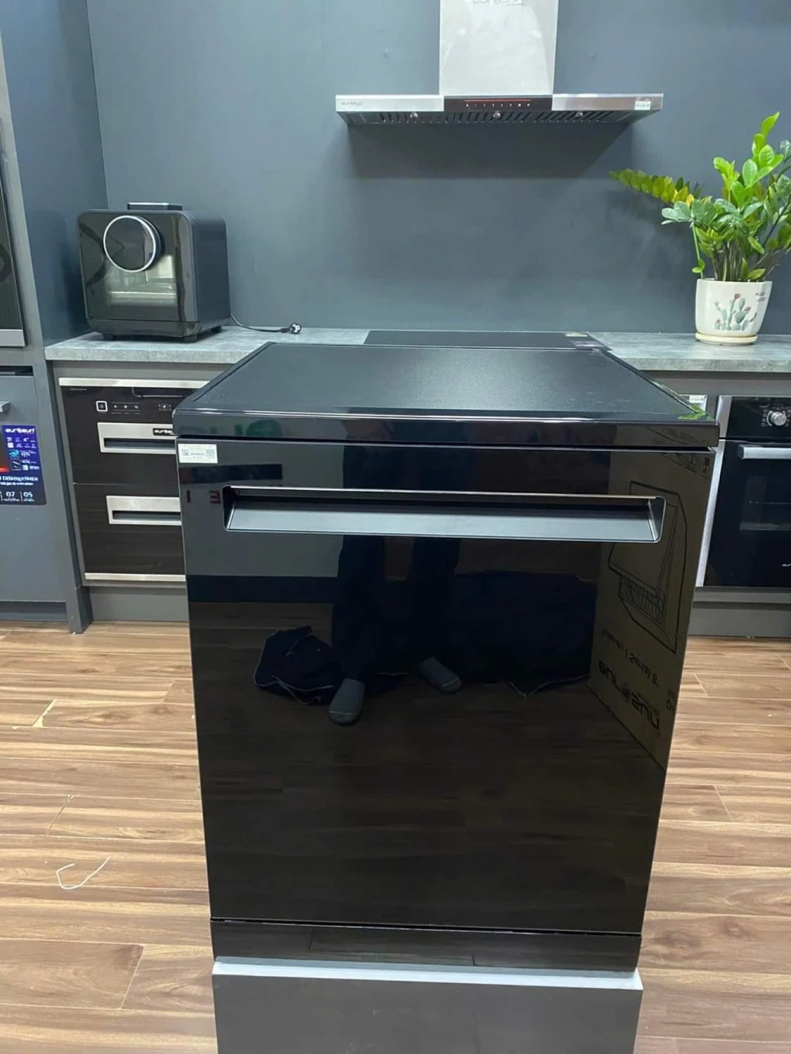 Máy rửa bát Eurosun SMS82EU88B | Serial 8+ | New 2024 Máy rửa bát Eurosun SMS82EU88B | Serial 8+ | New 2024