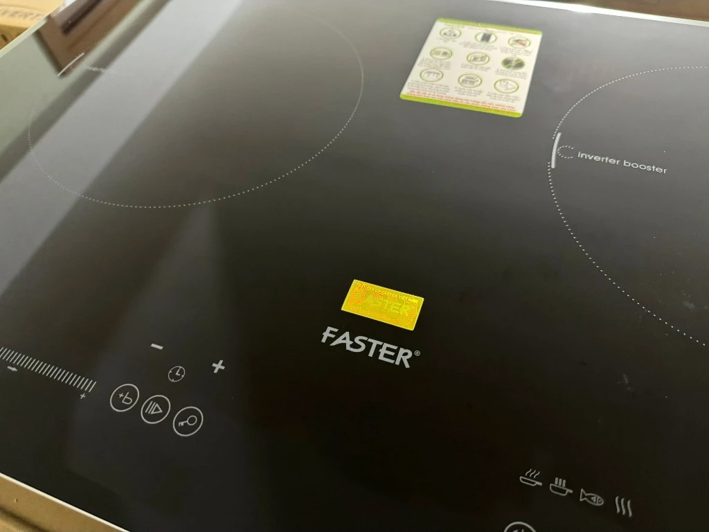 Faster FS 929I Pro là mẫu bếp từ mới nhất của hãng, đồng thời là một trong những mẫu bếp từ thành công ở phân khúc trung cấp. Faster FS 929I Pro là mẫu bếp từ mới nhất của hãng, đồng thời là một trong những mẫu bếp từ thành công ở phân khúc trung cấp.