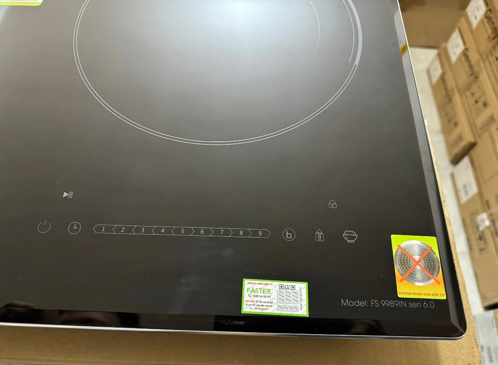 Điều khiển cảm ứng trượt Slider Control 9 mức công suất độc lập cho 2 vùng nấu Điều khiển cảm ứng trượt Slider Control 9 mức công suất độc lập cho 2 vùng nấu