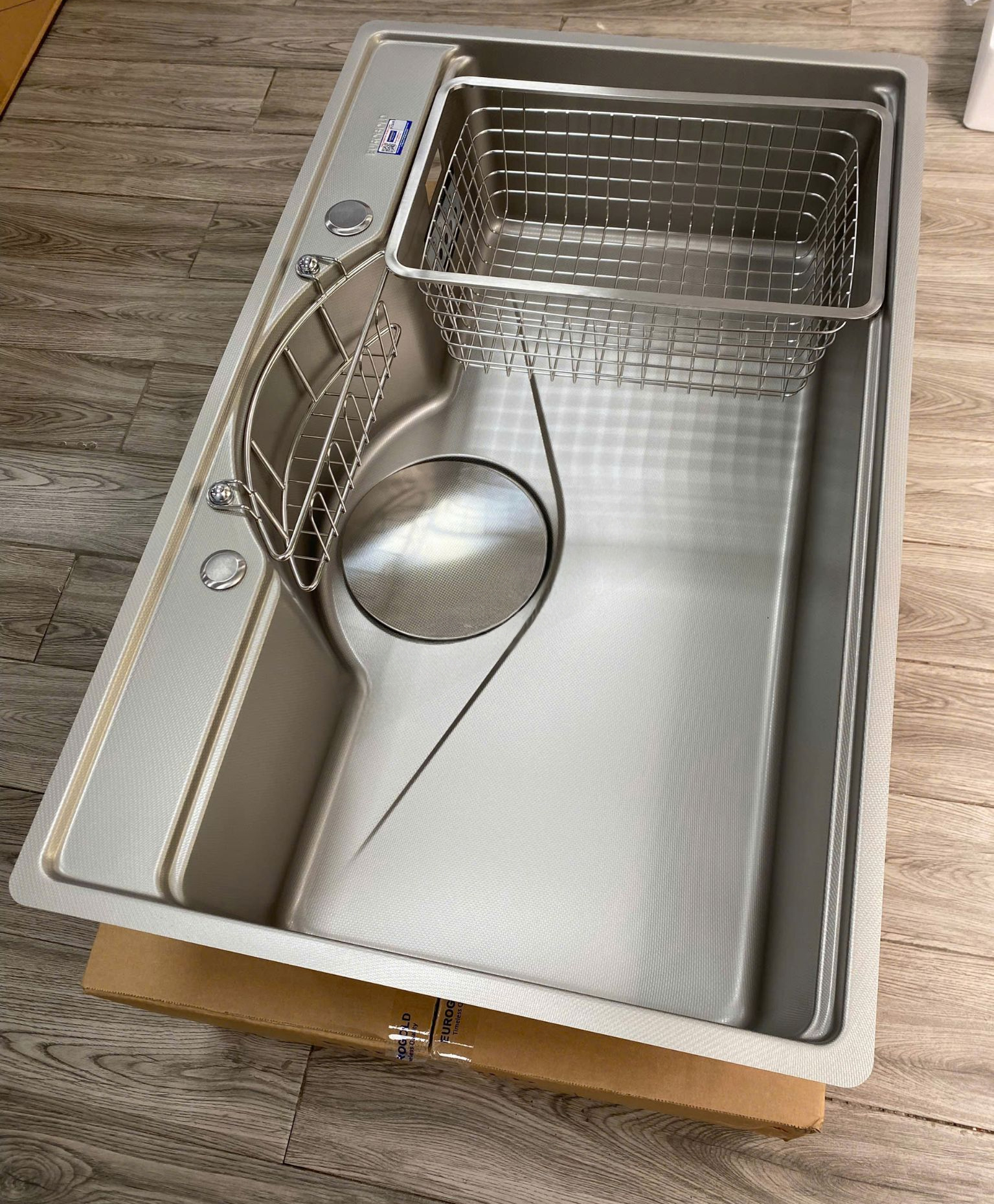 Sự kết hợp hoàn hảo giữa đường nét cong và góc bo mềm mại tạo nên một cảm giác thẩm mỹ đẹp mắt và tinh tế. Sự kết hợp hoàn hảo giữa đường nét cong và góc bo mềm mại tạo nên một cảm giác thẩm mỹ đẹp mắt và tinh tế.