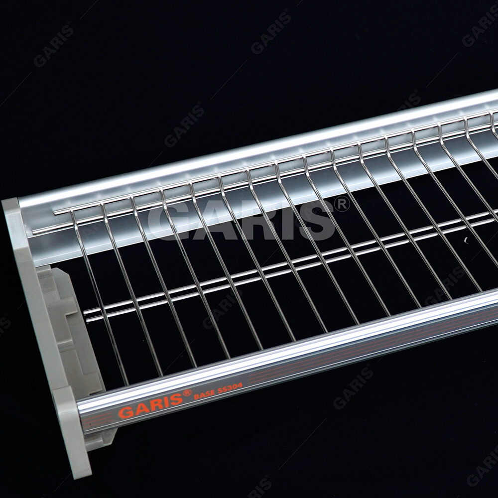 Giá bát đĩa cố định 3 tầng Inox 304 nan tròn xước mờ 900mm Garis GB07.90E có khả năng chịu được trong môi trường có thời tiết thất thường, nóng ẩm, an toàn cho người sử dụng. Giá bát đĩa cố định 3 tầng Inox 304 nan tròn xước mờ 900mm Garis GB07.90E có khả năng chịu được trong môi trường có thời tiết thất thường, nóng ẩm, an toàn cho người sử dụng.