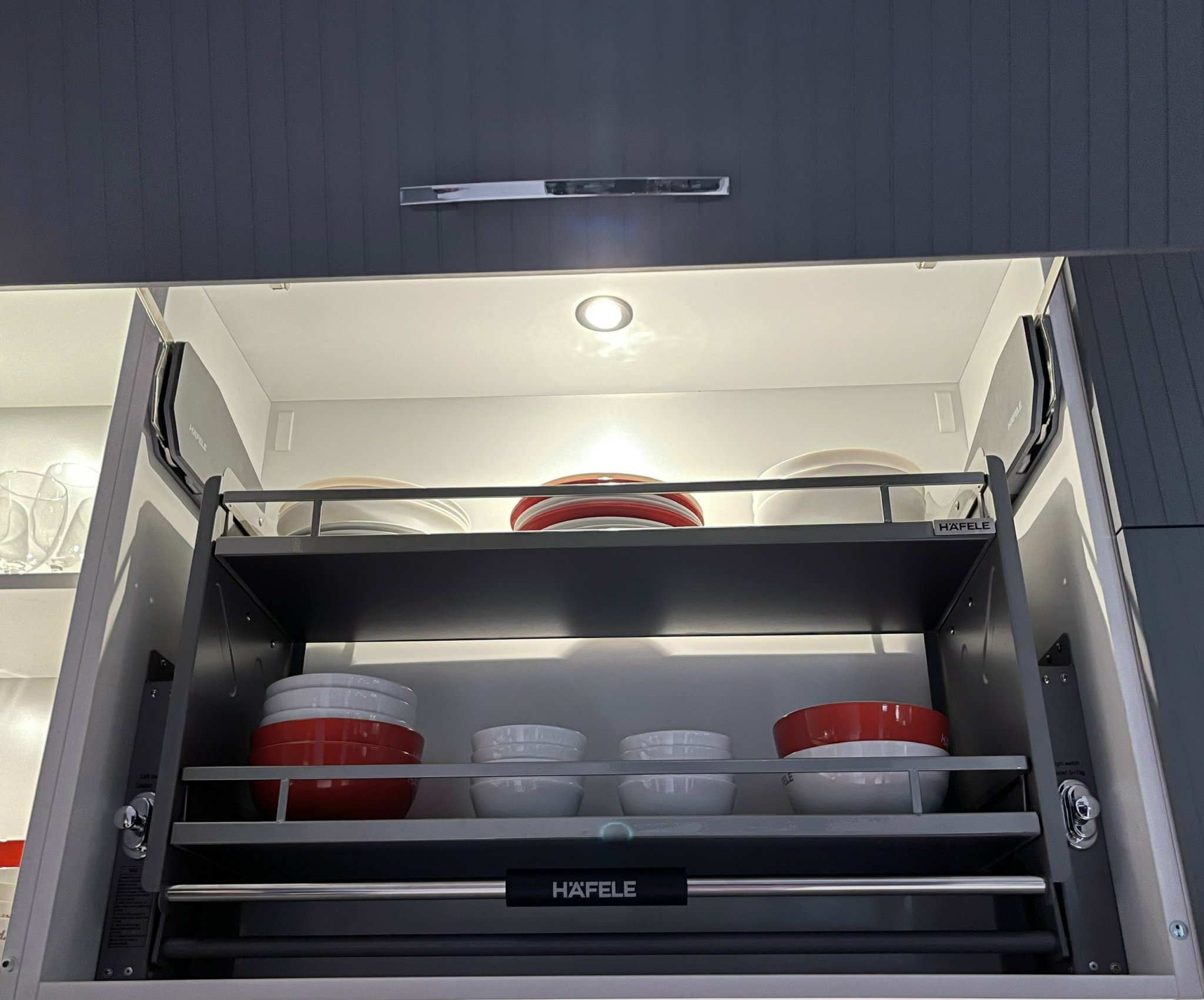 Giá nâng hạ đa năng thép phủ Nano 600mm 504.76.814 được nhập khẩu chính hãng từ thương hiệu nổi tiếng Hafele Giá nâng hạ đa năng thép phủ Nano 600mm 504.76.814 được nhập khẩu chính hãng từ thương hiệu nổi tiếng Hafele