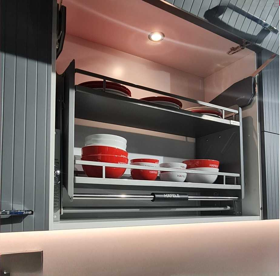 Giá nâng hạ đa năng thép phủ Nano 600mm Hafele 504.76.814 còn được xem là một vật trang trí giúp cho căn bếp trở nên sáng và đẹp hơn Giá nâng hạ đa năng thép phủ Nano 600mm Hafele 504.76.814 còn được xem là một vật trang trí giúp cho căn bếp trở nên sáng và đẹp hơn