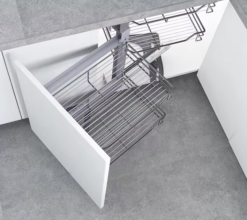 Góc liên hoàn mở trái Inox 304 nan tròn Newera NE555.900PL được thiết kế âm tủ gọn gàng và tiện dụng phù hợp với nhiều không gian bếp khác nhau. Góc liên hoàn mở trái Inox 304 nan tròn Newera NE555.900PL được thiết kế âm tủ gọn gàng và tiện dụng phù hợp với nhiều không gian bếp khác nhau.