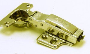 ban-le-giam-chan-cariny-s33-gold