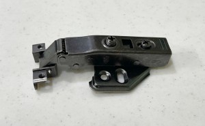 ban-le-giam-chan-khung-nhom-newera-399a