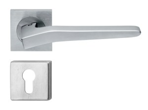 tay-nam-gat-cua-phong-co-nap-che-hop-kim-kem-mau-chrome-mo-hafele-901-98-810