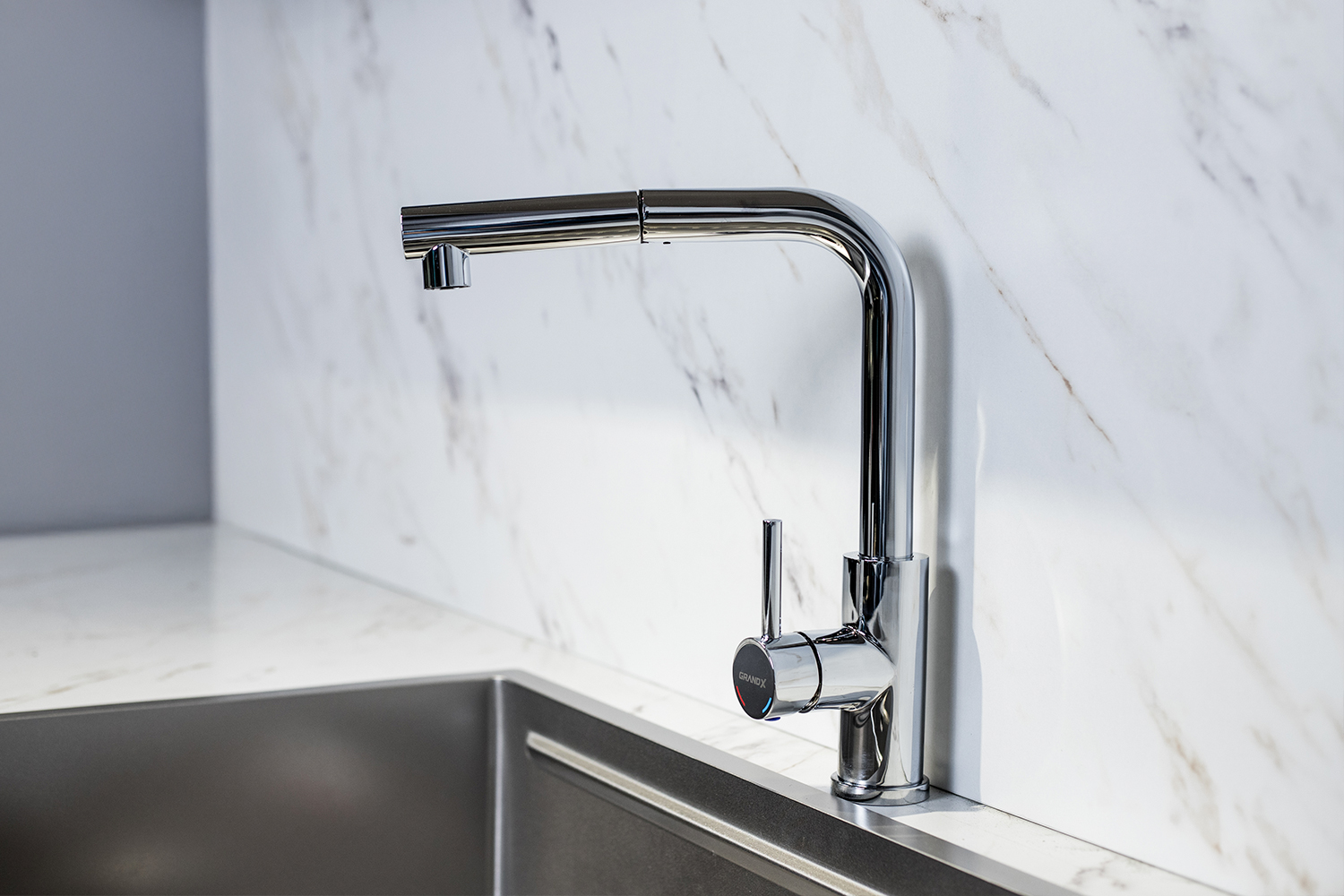 Vòi rửa nóng lạnh dây rút Grandx GXF02 Dual Spray thiết kế cao và khả năng xoay 360 độ, tạo ra sự tương thích hoàn hảo với mọi đồ dùng. Vòi rửa nóng lạnh dây rút Grandx GXF02 Dual Spray thiết kế cao và khả năng xoay 360 độ, tạo ra sự tương thích hoàn hảo với mọi đồ dùng.