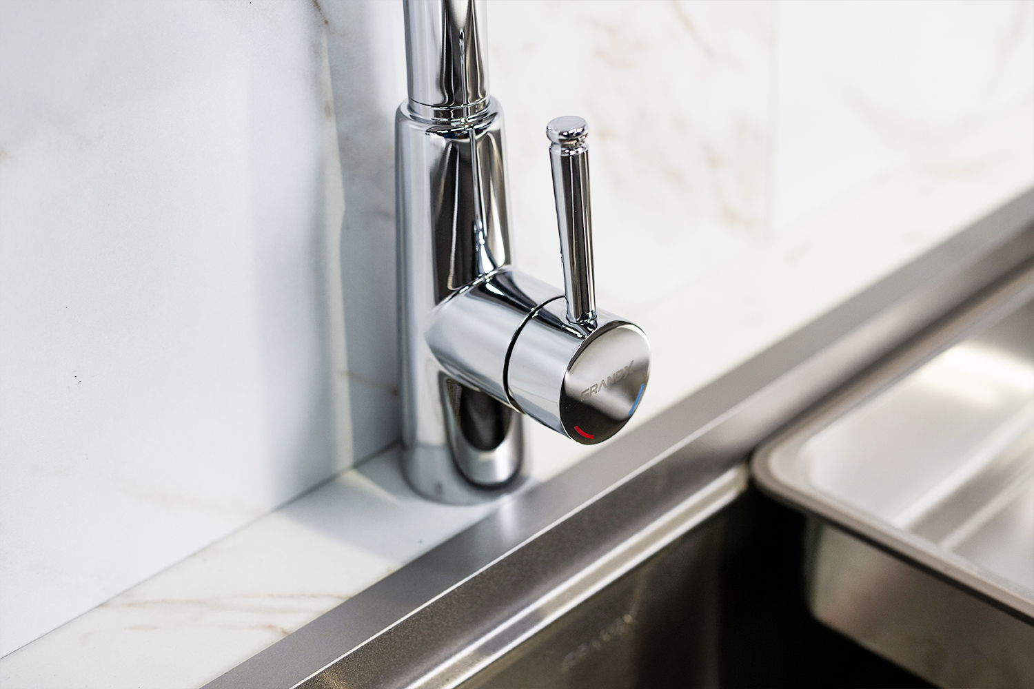 Van lõi là một thành phần quan trọng trong vòi rửa nóng lạnh dây rút Grandx GXF03 Dual Spray thường được làm bằng nhựa Composite hoặc Ceramic Van lõi là một thành phần quan trọng trong vòi rửa nóng lạnh dây rút Grandx GXF03 Dual Spray thường được làm bằng nhựa Composite hoặc Ceramic