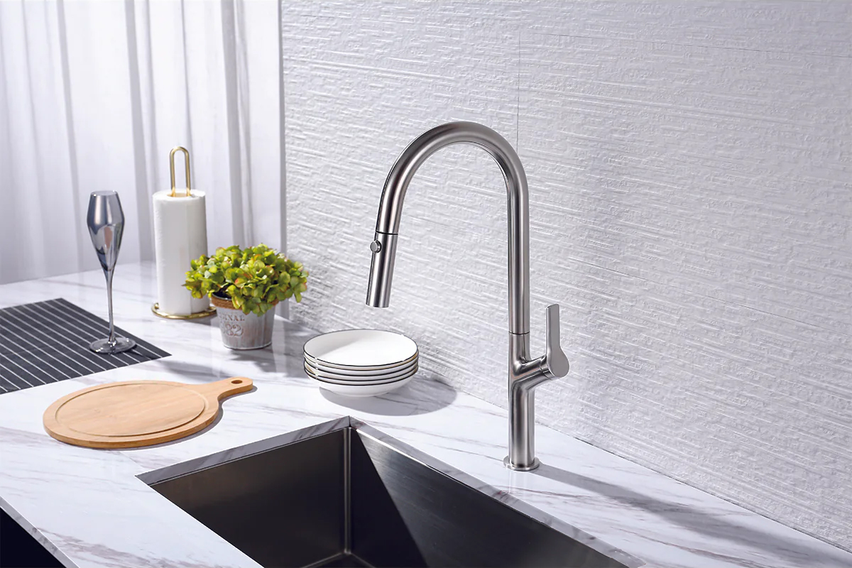Vòi rửa nóng lạnh dây rút Inox 304 mạ PVD màu Chrome mờ Hafele LUX-P HT25-SH1F449 | 570.85.045 được thiết kế với kiểu dáng chữ C cổ vòm mềm mại Vòi rửa nóng lạnh dây rút Inox 304 mạ PVD màu Chrome mờ Hafele LUX-P HT25-SH1F449 | 570.85.045 được thiết kế với kiểu dáng chữ C cổ vòm mềm mại
