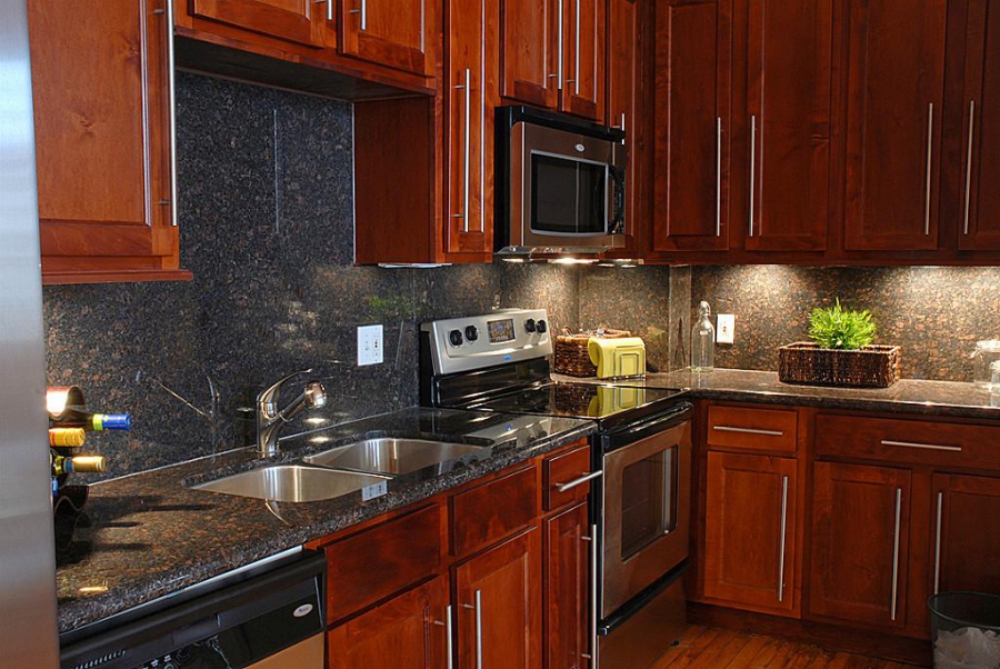 Mẫu tủ bếp gỗ giáng hương đẹp TB-HSN02