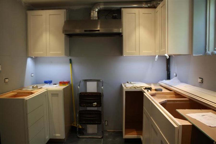 Chọn máy hút mùi cho bếp hẹp