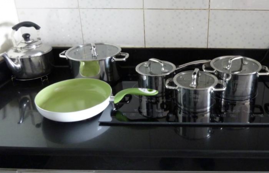 Bếp từ dùng nồi gì?