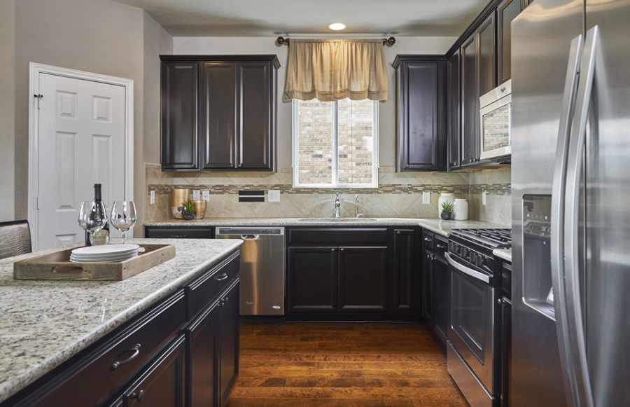 Mẫu tủ bếp gỗ giáng hương đẹp TB-HSN09