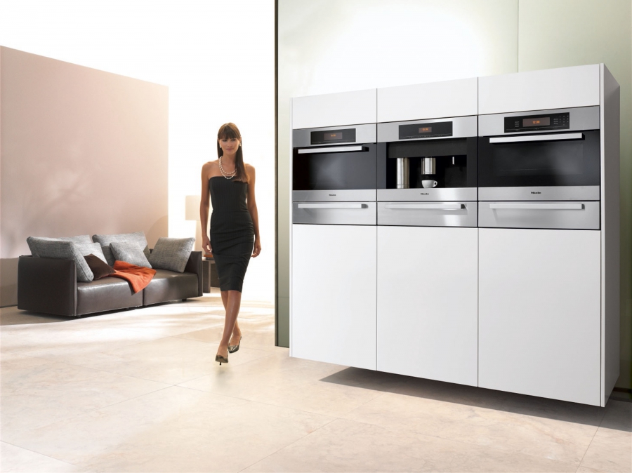 Nguyên nhân bị nhiễm điện của lò vi sóng và cách khắc phục