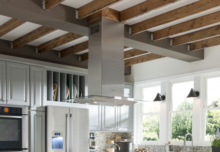 Lắp máy hút mùi cho phù hợp phong thủy nhà bếp